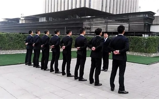 京山揭秘：如何选择靠谱的收债公司？老司机给你支招